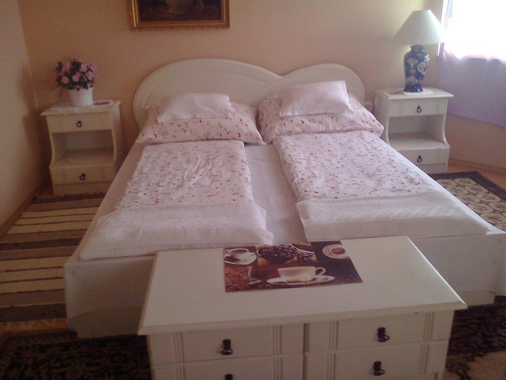 Marina-Buek Apartmanhaz Cameră foto