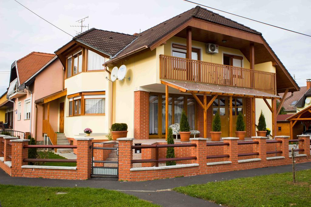 Marina-Buek Apartmanhaz Cameră foto