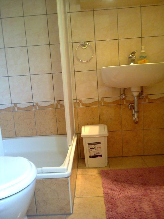 Marina-Buek Apartmanhaz Cameră foto